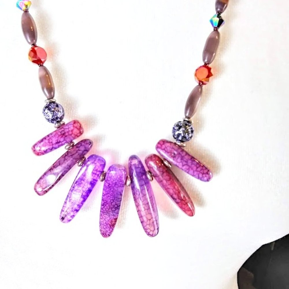 PURPLE AGATE FAN*PURPLE CATS EYE & CZECH GLASS BEADS NECKLACE & EARRINGS